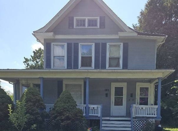 982 North Cedar Street, Galesburg, IL 61401