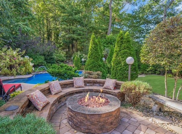 62 Laurel Drive, Smithtown, NY 11787