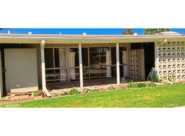 1641 Monterey Rd M2 18 E, Seal Beach, CA 90740