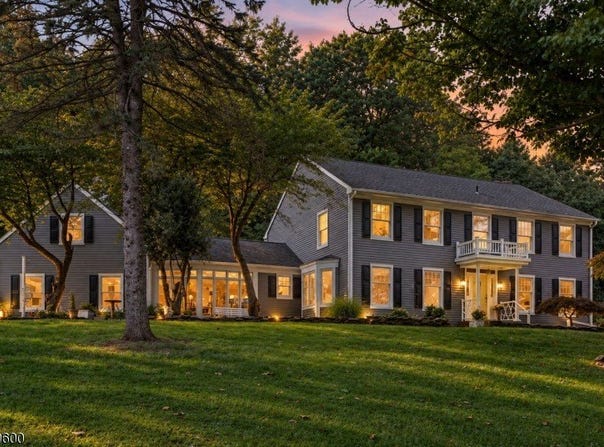 6 Fawn Ridge Rd, Clinton Twp., NJ 08833-3213