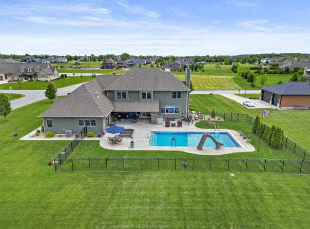 2800 W 133rd Lane, Crown Point, IN 46307