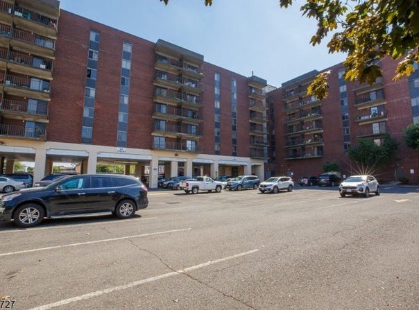 10 N Wood Ave, Linden City, NJ 07036-5200