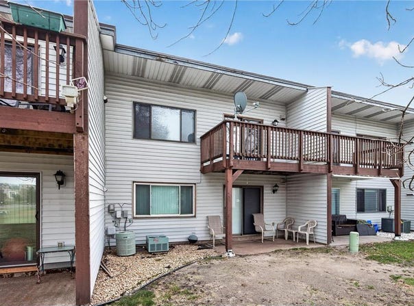 20 94th Circle NW, Coon Rapids, MN 55448
