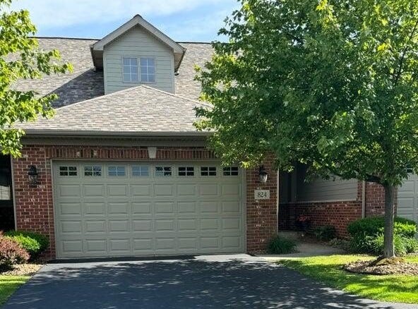 824 Boxwood Drive, Munster, IN 46321