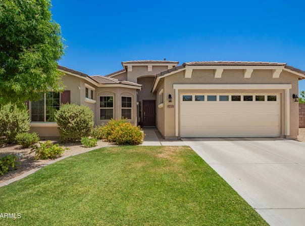 5735 S CLOVERDALE Lane, Gilbert, AZ 85298