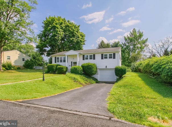 108 SLOVER ROAD, MECHANICSBURG, PA 17055