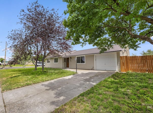 1916 N Fillmore, Jerome, ID 83301