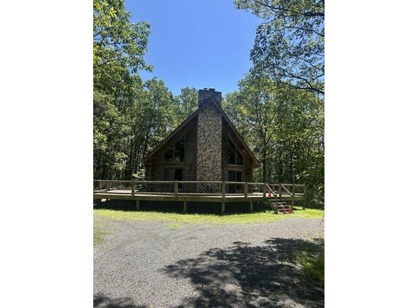 622 Poplar Creek Road, Effort, PA 18330