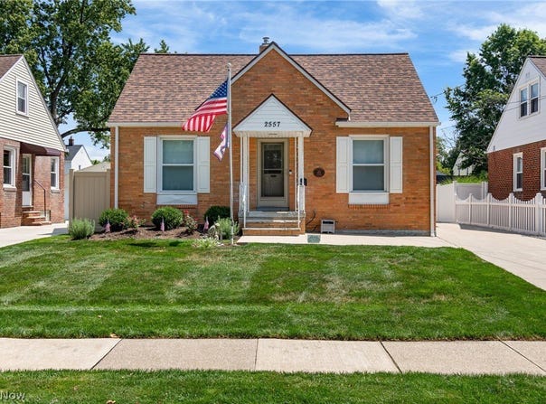 2557 9th Street, Cuyahoga Falls, OH 44221