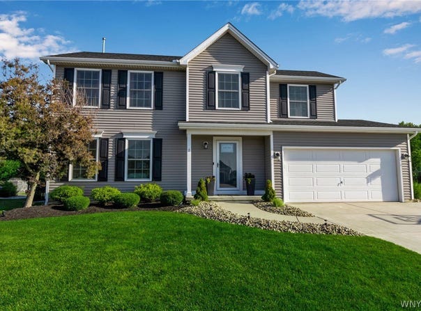 2 Magrum Lane, Lancaster, NY 14086
