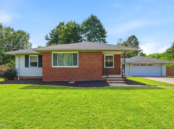 8908 Falls Lane, Broadview Heights, OH 44147
