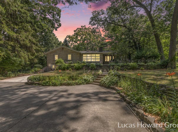 17708 Oakwood Drive, Spring Lake, MI 49456