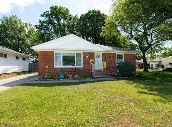685 E 300th Street, Willowick, OH 44095