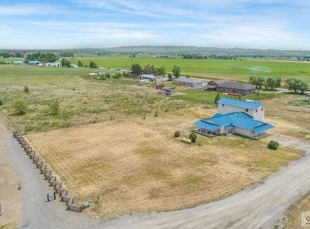 506 N 2420 E, St Anthony, ID 83445
