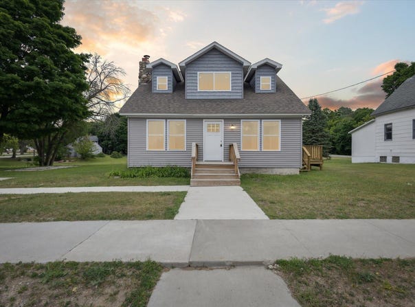 313 E Main Street, Marion, MI 49665