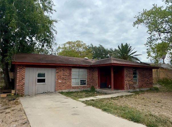 805 Continental Drive, Three Rivers, TX 78071