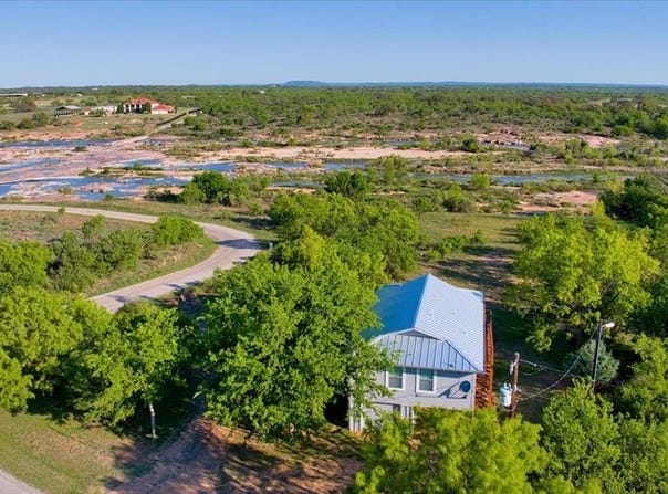 2433 County Rd 102, Llano, TX 78643
