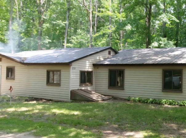 379 E Clarence Road, Harrison, MI 48625
