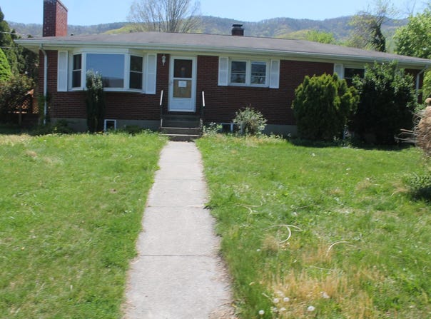 1305 Donovan St, Selma, VA 24474