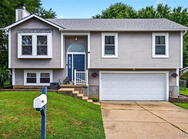 3653 N Meadow Mill Drive, Arnold, MO 63010
