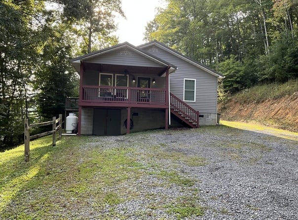 1940 Bolt Road, FAIRDALE, WV 25839