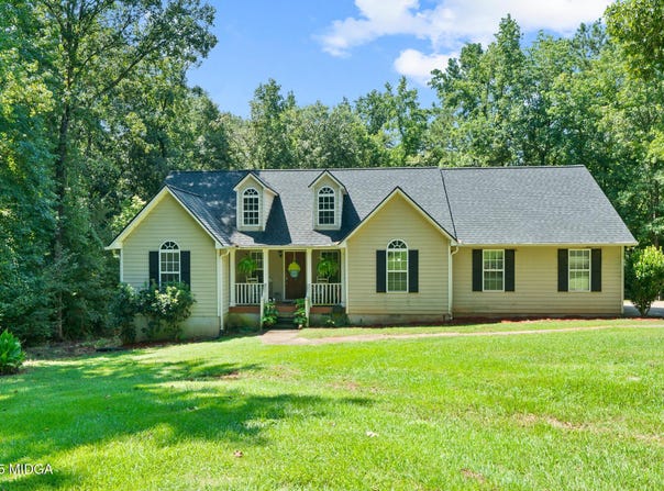 151 Oakview Circle, Gray, GA 31032