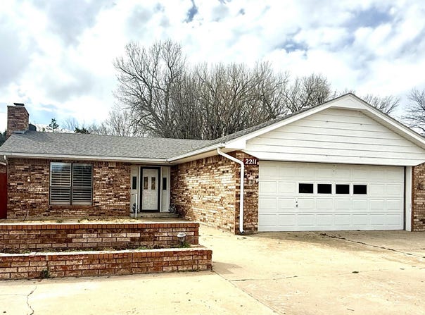 2211 Briarwood, Woodward, OK 73801