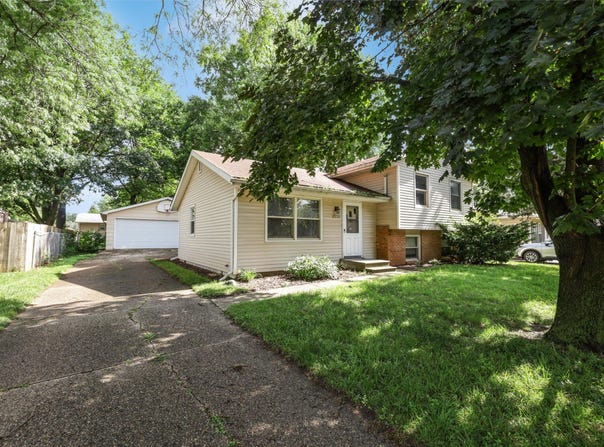 4220 Wilson Avenue, Des Moines, IA 50317