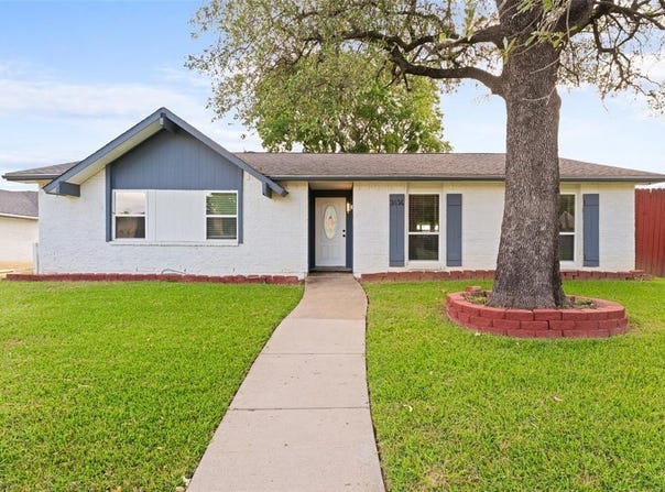 3414 Country Club Drive, Grand Prairie, TX 75052