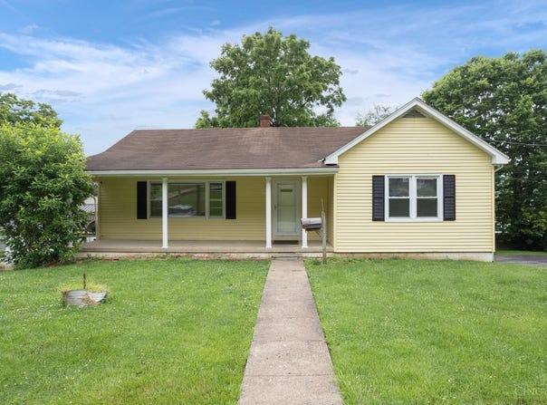 709 Meadow Lane Drive, Ripley, OH 45167