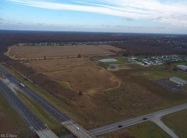 W Western Reserve Road, Canfield, OH 44406