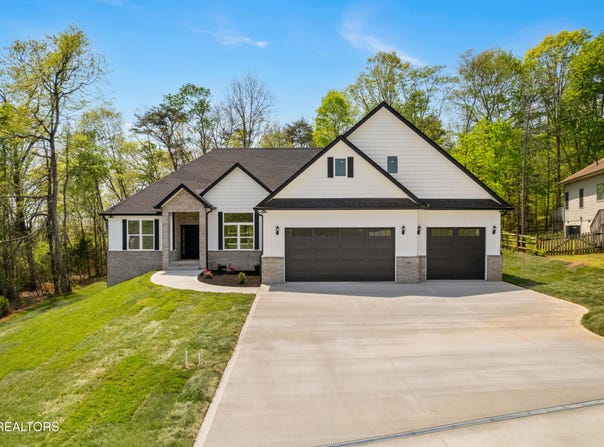 124 Nunyu Tr, Vonore, TN 37885