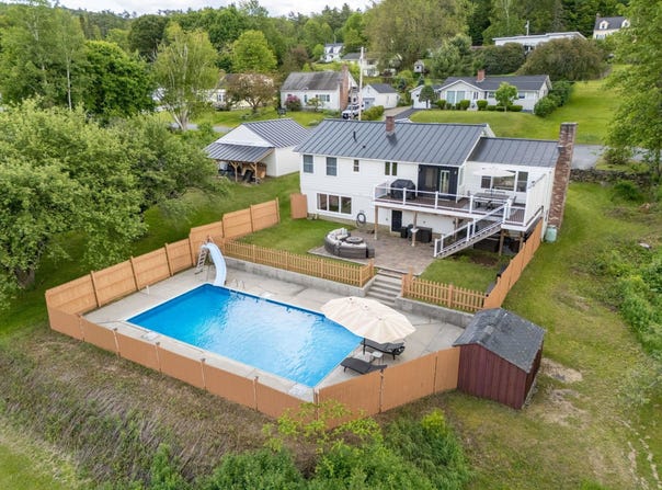 21 Durham Avenue, Claremont, NH 03743
