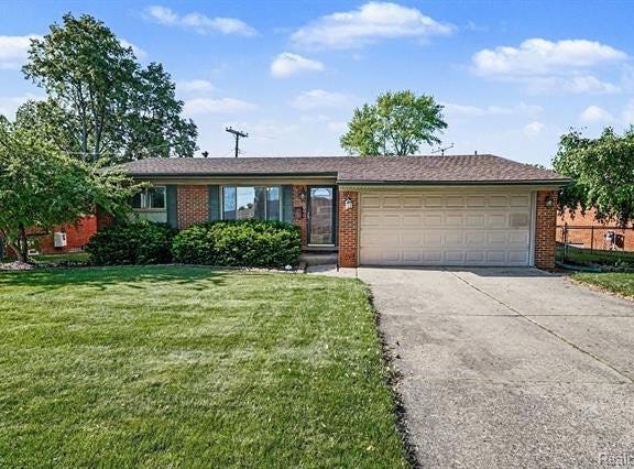 39227 Farmhill Drive, Sterling Heights, MI 48313