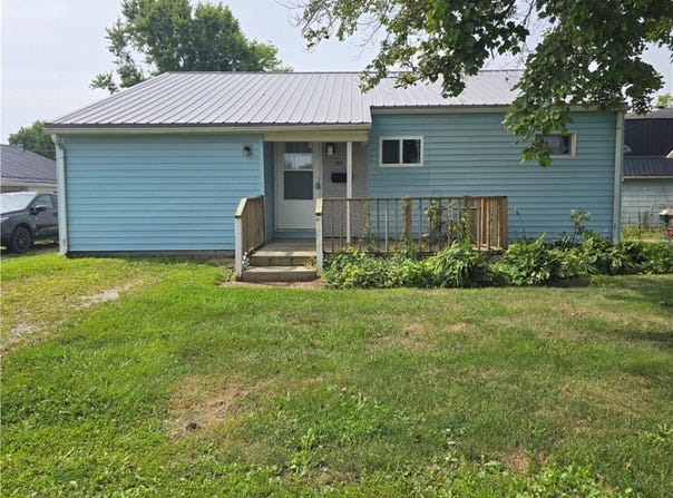 405 E 5th Street, West Lafayette, OH 43845