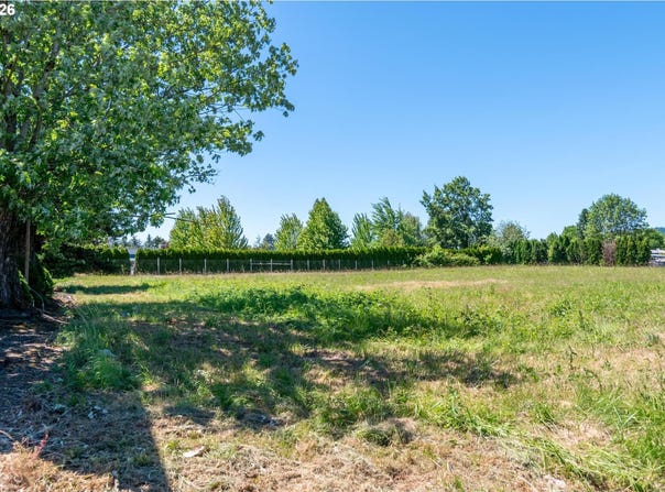 3200 E HAWORTH Ave, Newberg, OR 97132