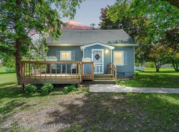 424 N Morrice Road, Morrice, MI 48857