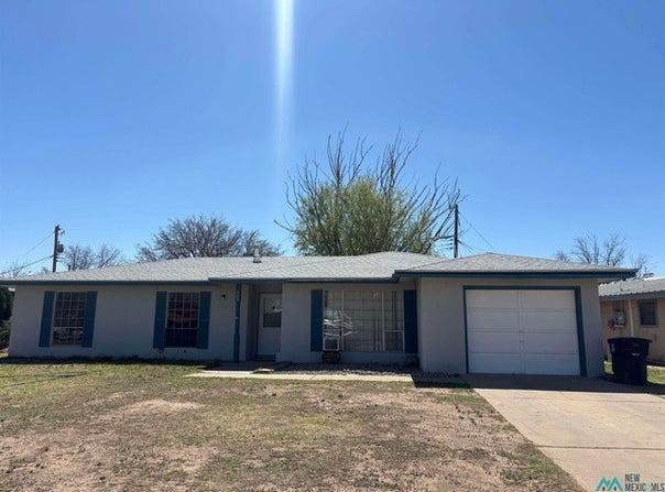 300 Linda Circ, Roswell, NM 88201