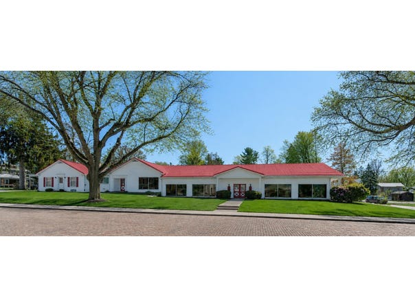 207 E Broadway Street, MOUNT CARROLL, IL 61053