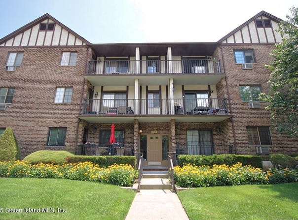 160 Devon Loop, Staten Island, NY 10314