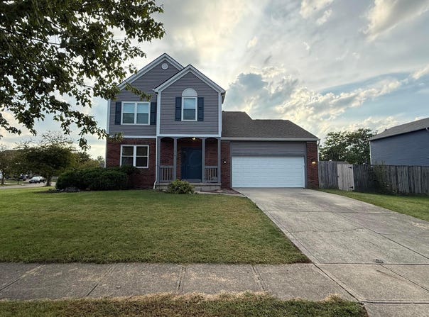 318 Eddington Drive, Pataskala, OH 43062