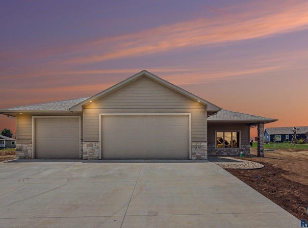 1507 Buffalo Ridge, Luverne, MN 56156
