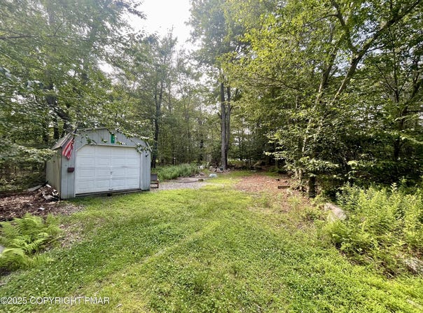16 War Dance Path, Gouldsboro, PA 18424
