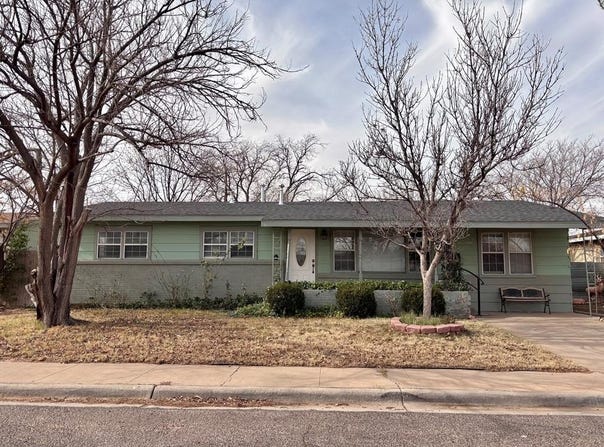 803 NE 3rd St, Andrews, TX 79714