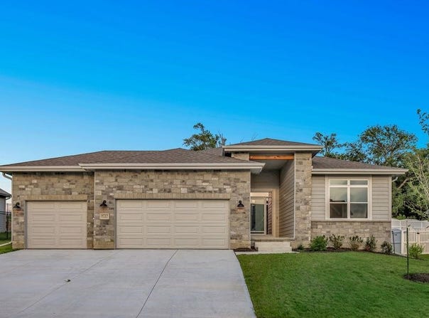 9715 S 123rd Avenue, Papillion, NE 68046