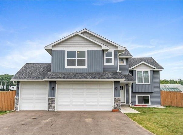 1101 Eulaine Circle, Hammond, WI 54015