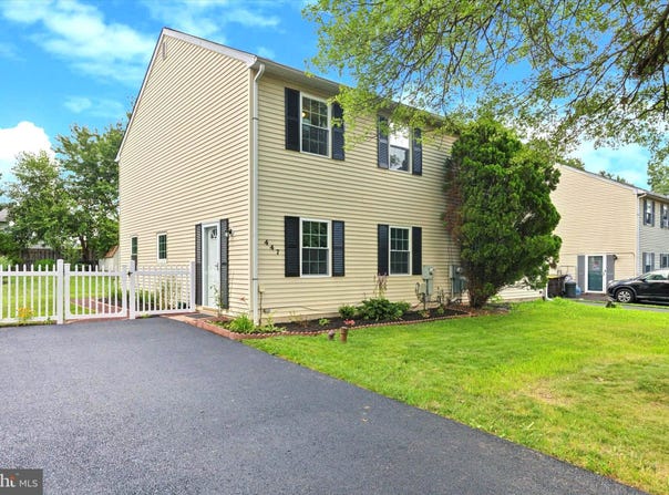 447 INDIAN CREST DRIVE, HARLEYSVILLE, PA 19438