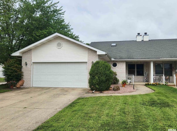 1627 Woodmore Drive, Springfield, IL 62711