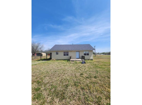 133 S Hillside, Apache, OK 73006