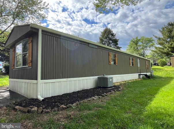 25 MAGNOLIA LANE, CARLISLE, PA 17015